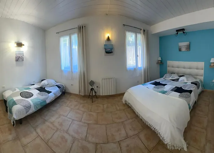 アパート Spacieux De Plein Pied Avec 2 Chambres, Cuisine, Salon, Terrasse A 2 Minutes De La *