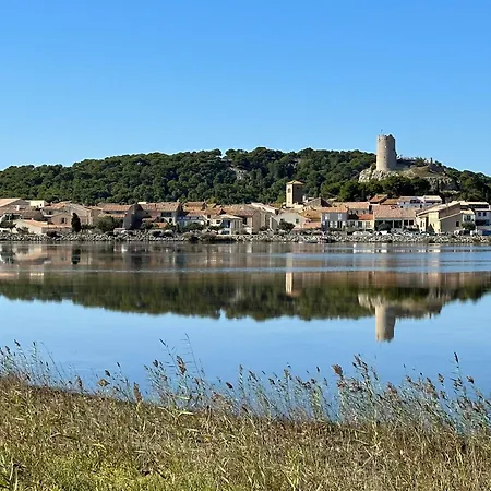 Spacieux De Plein Pied Avec 2 Chambres, Cuisine, Salon, Terrasse A 2 Minutes De La Apartment Gruissan