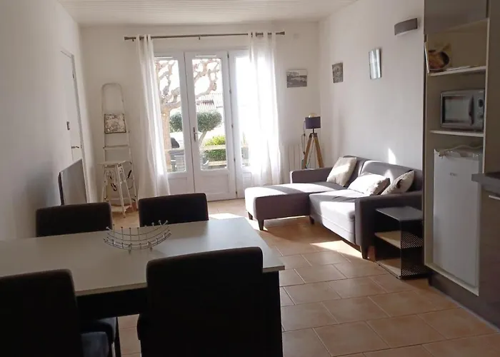Spacieux De Plein Pied Avec 2 Chambres, Cuisine, Salon, Terrasse A 2 Minutes De La Apartman *