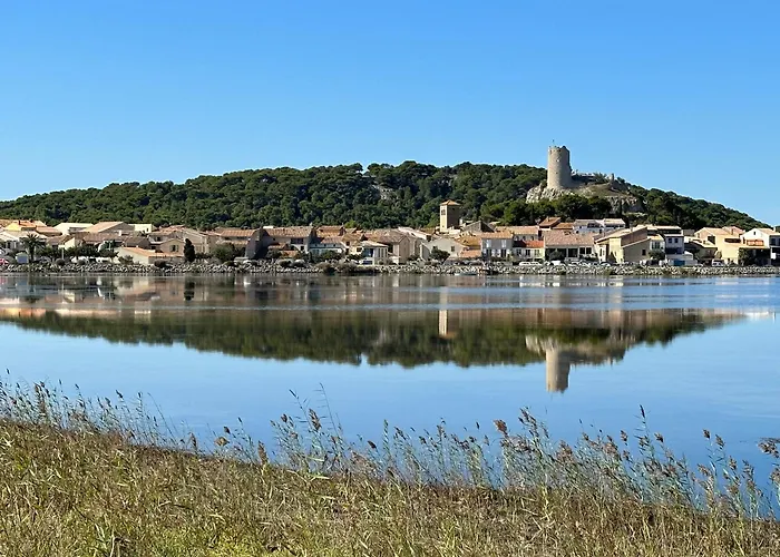 Spacieux De Plein Pied Avec 2 Chambres, Cuisine, Salon, Terrasse A 2 Minutes De La Apartman Gruissan