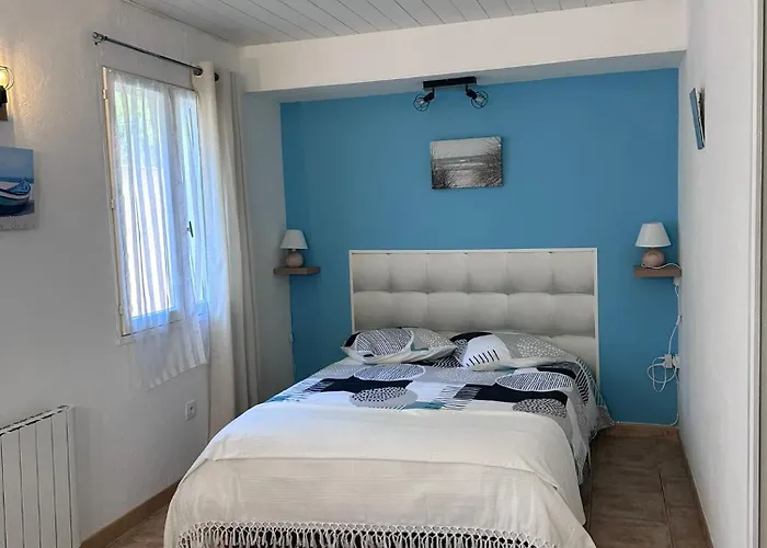 Spacieux De Plein Pied Avec 2 Chambres, Cuisine, Salon, Terrasse A 2 Minutes De La Gruissan